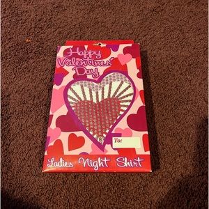 Happy Valentines Day night shirt for ladies , one size fits all ! NWT